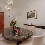 Zdenka أوميس