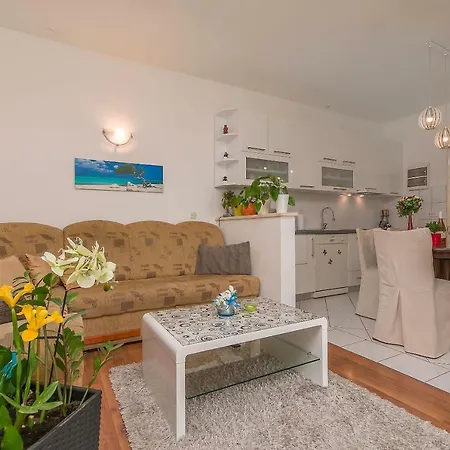 Zdenka Apartamento Omiš