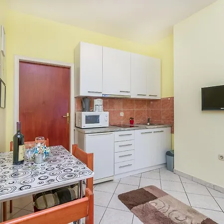 Apartment Zdenka Omis